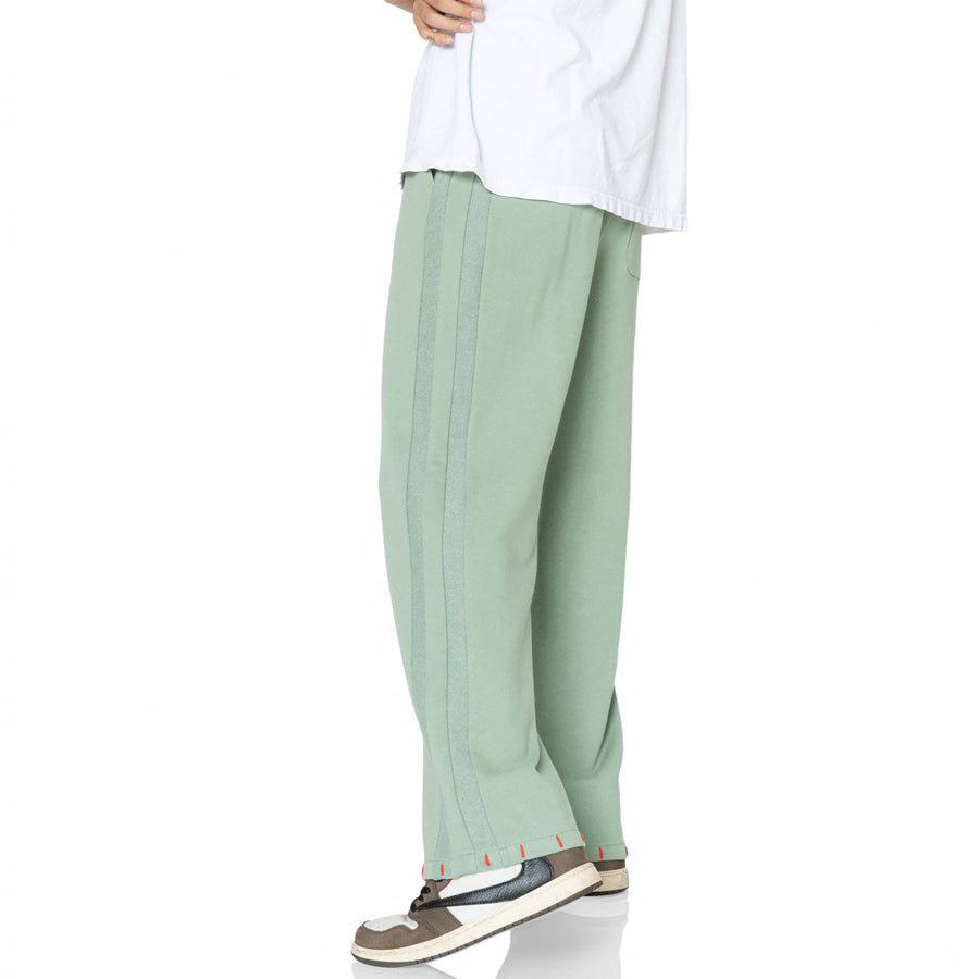 Konus Men's Wide Leg Sweatpants in Green - shopatkonus