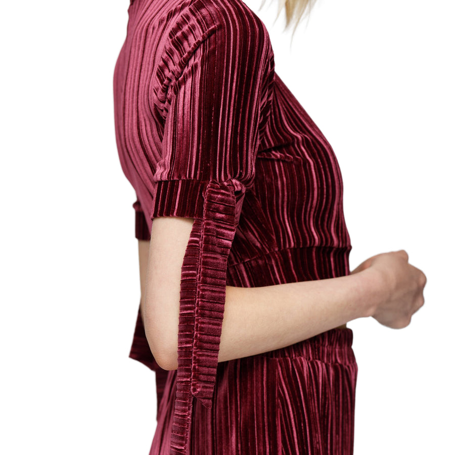 Women's Mock-Neck Velvet Crop Top In Mulberry - shopatkonus