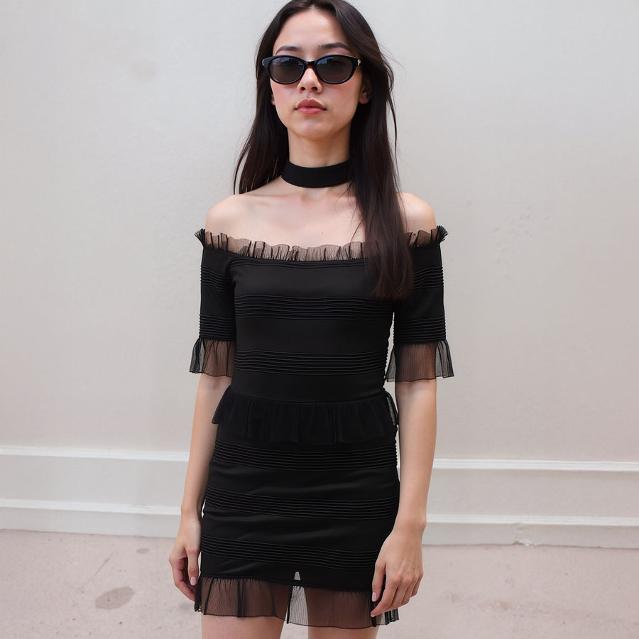 Off Shoulder Lace Trim Bodycon Dress In Black - XS Off Shoulder Lace Trim Bodycon Dress In Black - XS