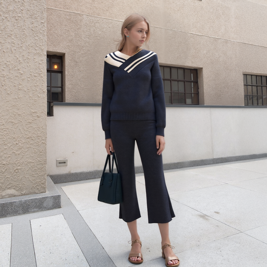 Women's Ribbed Crop Pants in Midnight