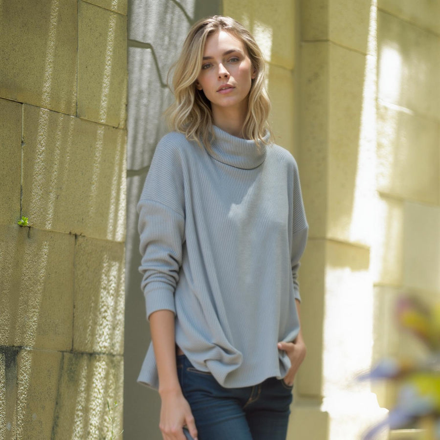 Women's Turtle Neck Ribbed Oversize Sweater Top - shopatkonus