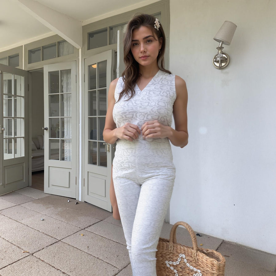 Women's Light Formal Sleeveless V-Neck Jumpsuit - shopatkonus