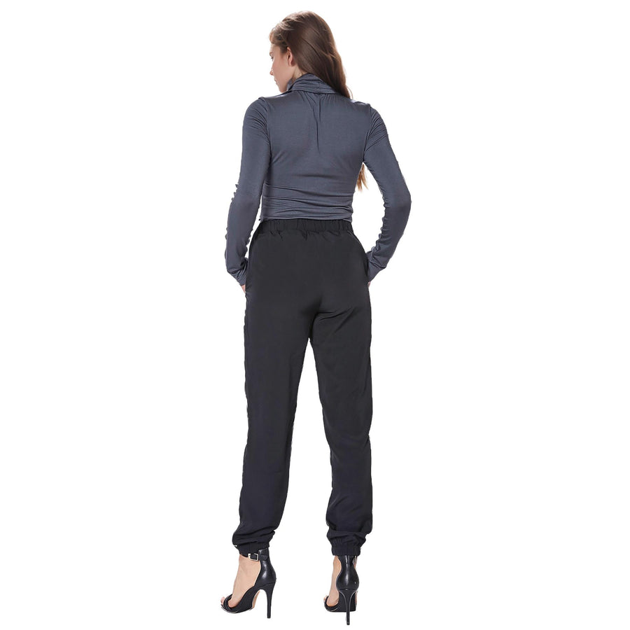 Women's Ankle Cuffed Black Crepe Pants In Black - shopatkonus