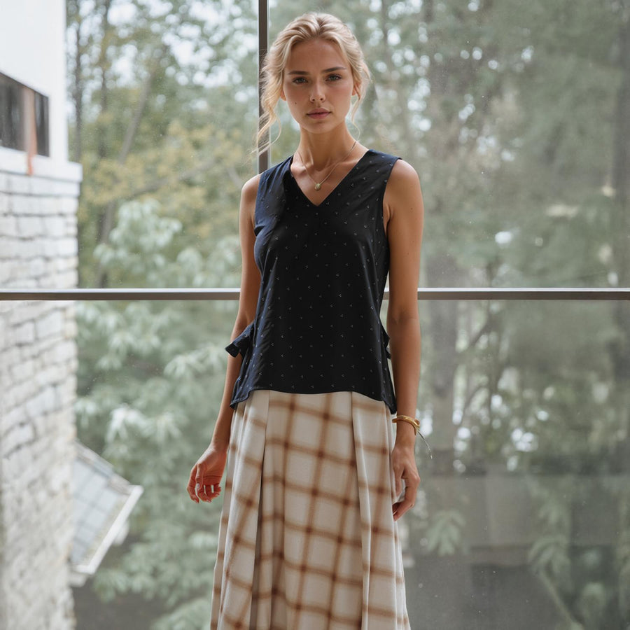 Pleione V-Neck Side Cinch Tie Shell Top In Black - shopatkonus