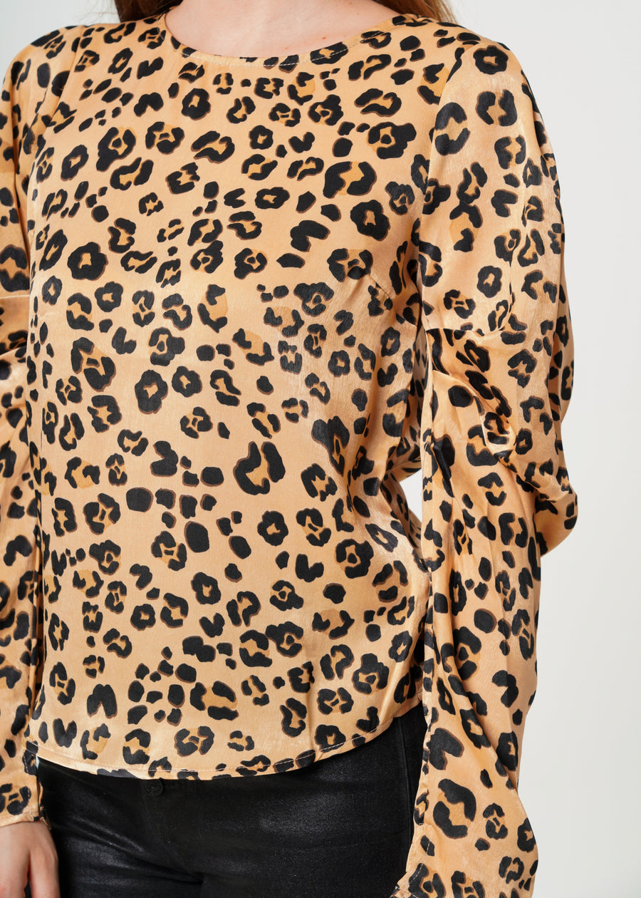 Leopard Print Puffy Shoulder Top in Brown leopard