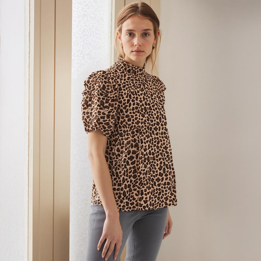 Pleione Women'Ruched Short Sleeve Smocked Mock Neck Top