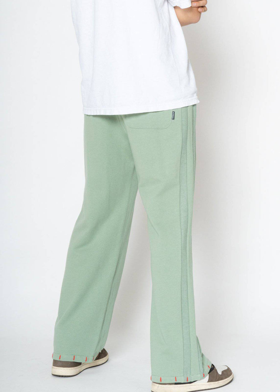Konus Men's Wide Leg Sweatpants in Green - shopatkonus