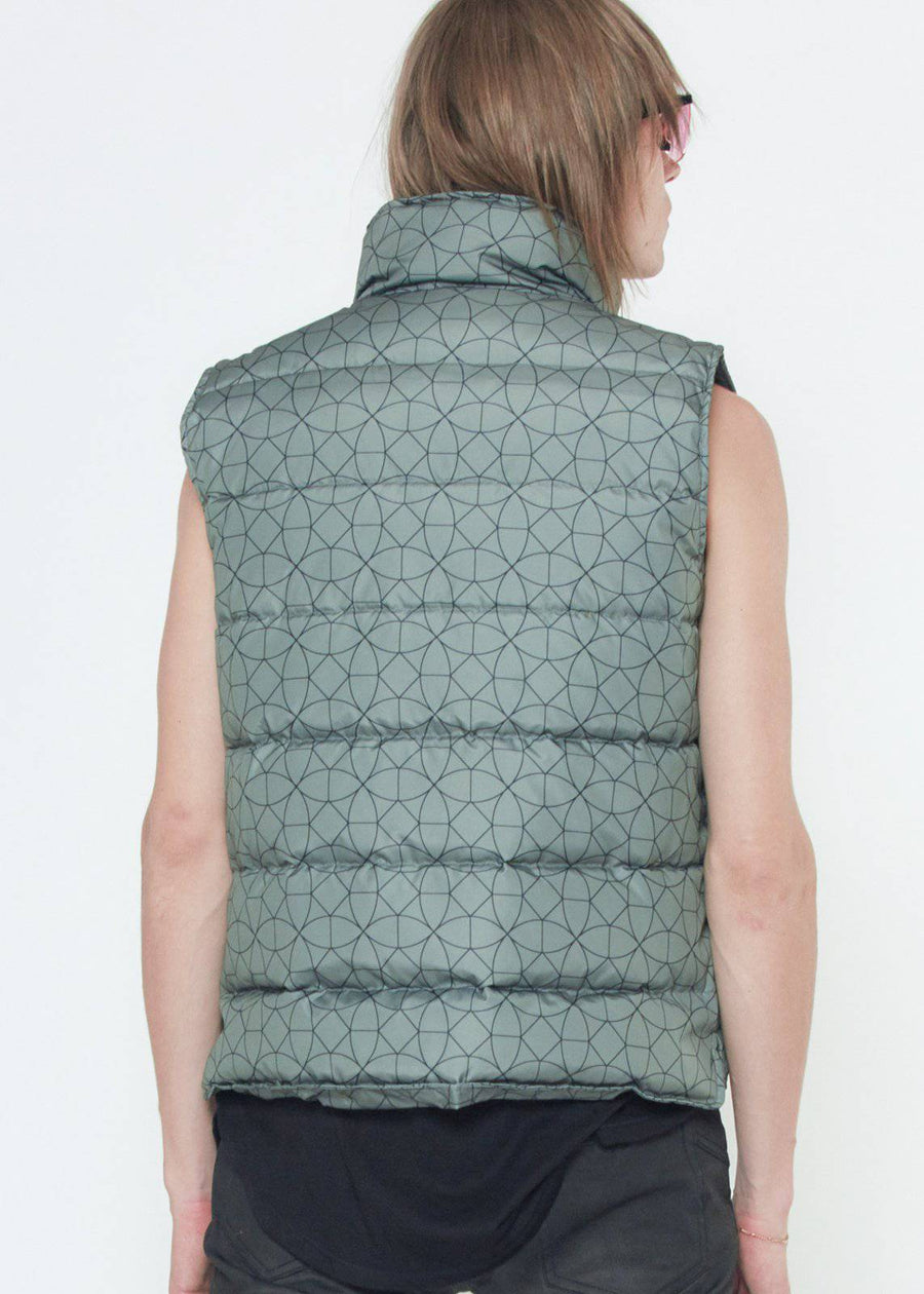 Konus Men's Printed Puffer Vest in Olive - shopatkonus
