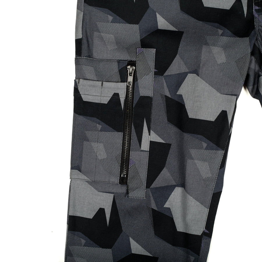Konus Men's Bird Camo Cargo Pants in Black - shopatkonus