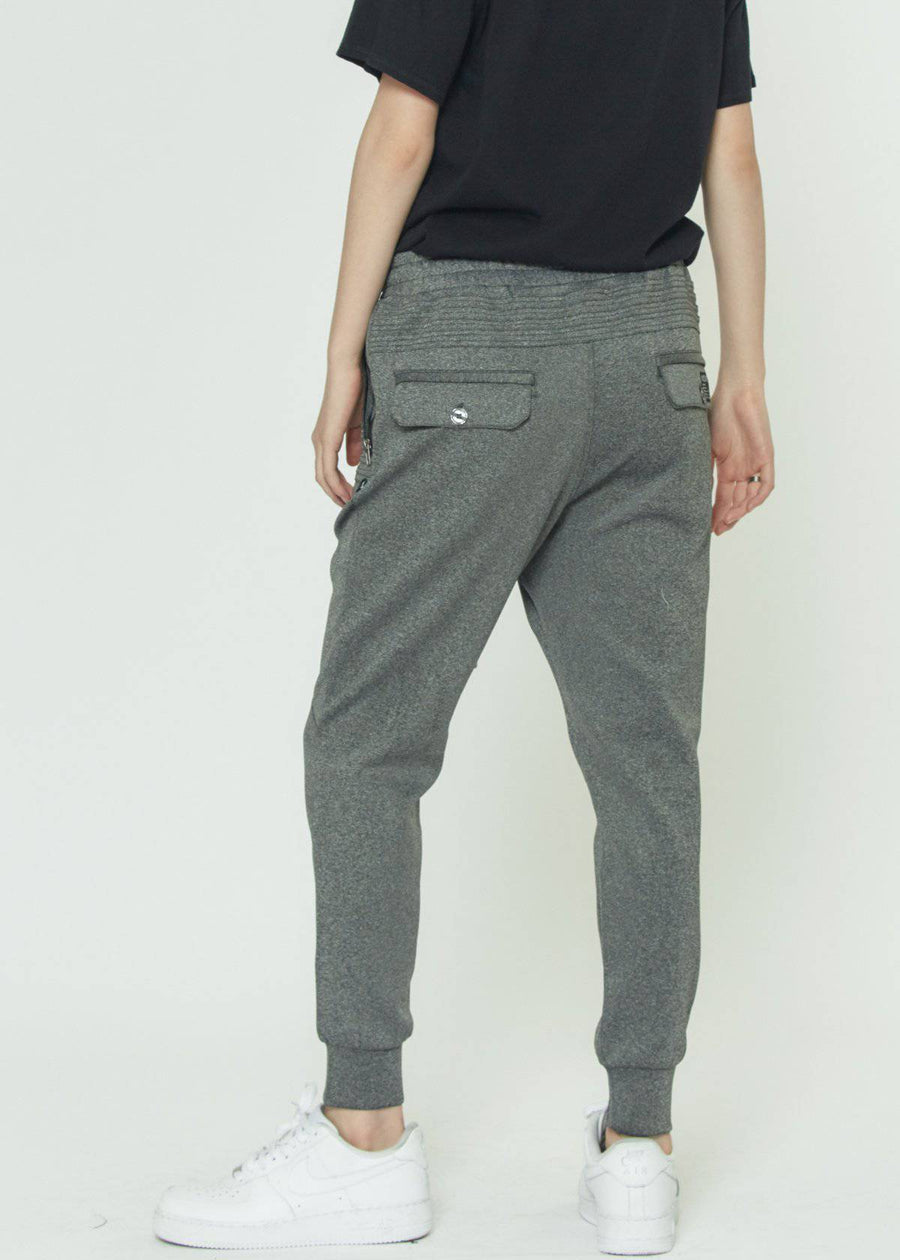 Konus Men's Track pants with Pin Tuck Detail in Charcoal - shopatkonus