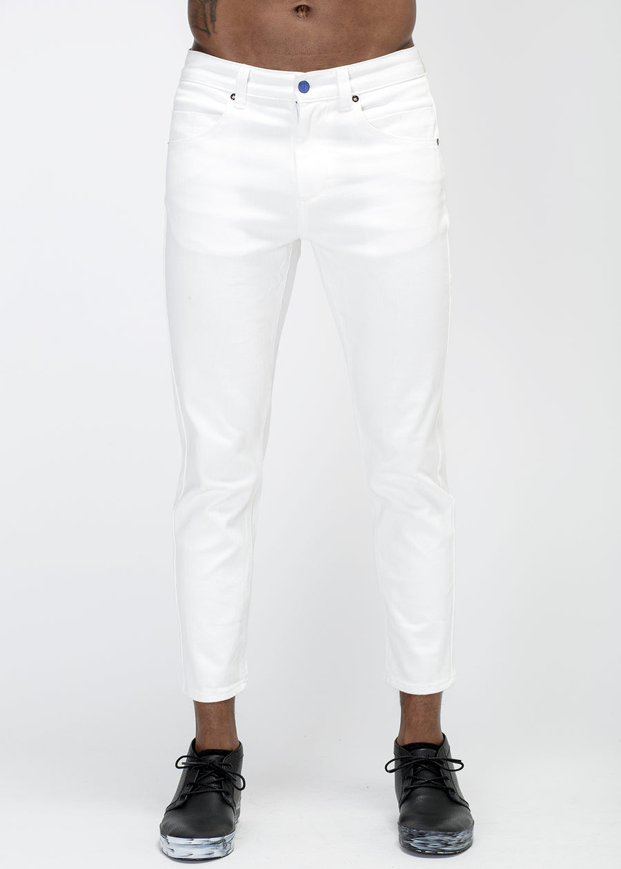 Konus Men's Cropped Twill Pant With Dart Detail in White - shopatkonus