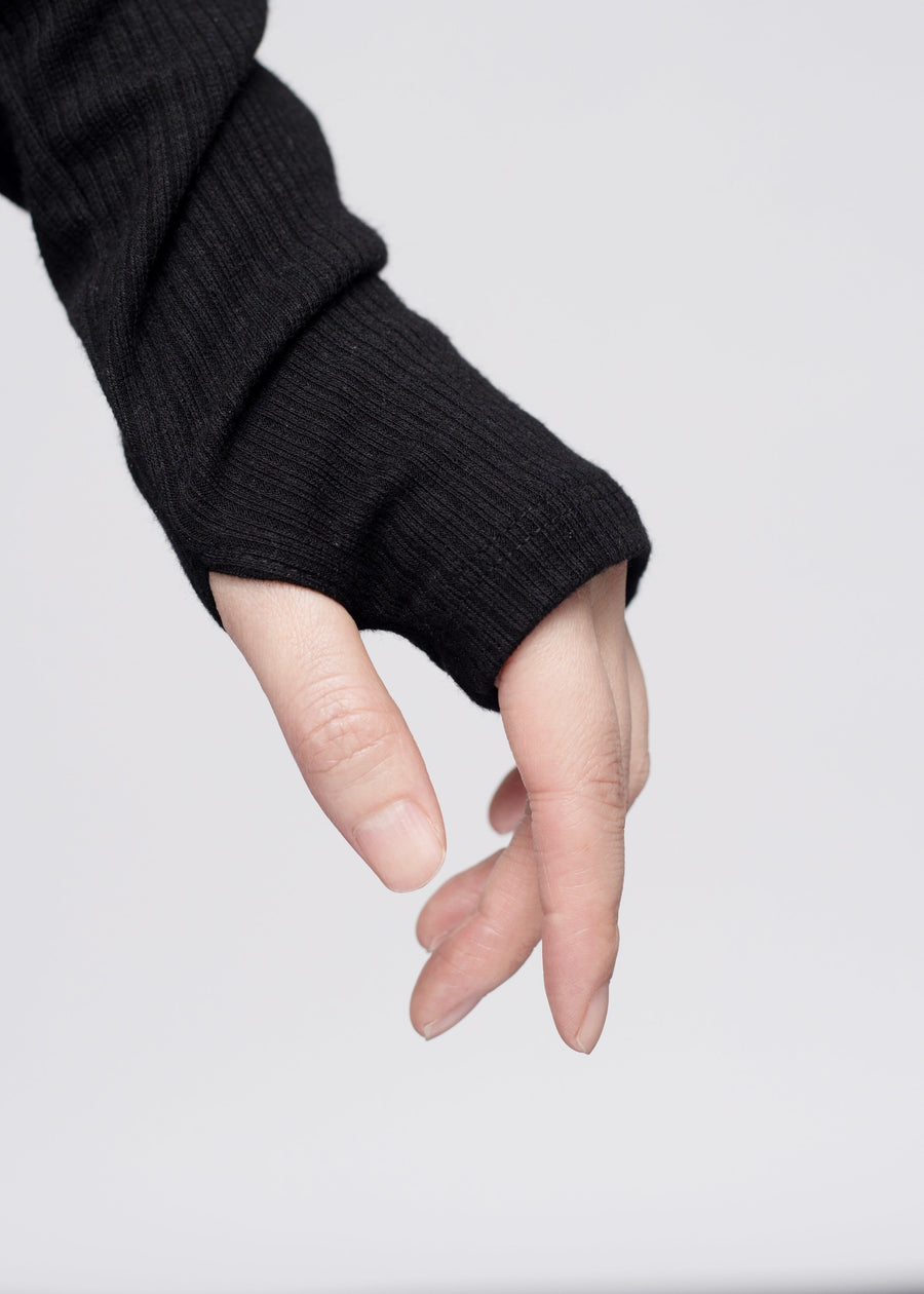 Women's Cold Shoulder Ribbed Knit Top In Black - shopatkonus