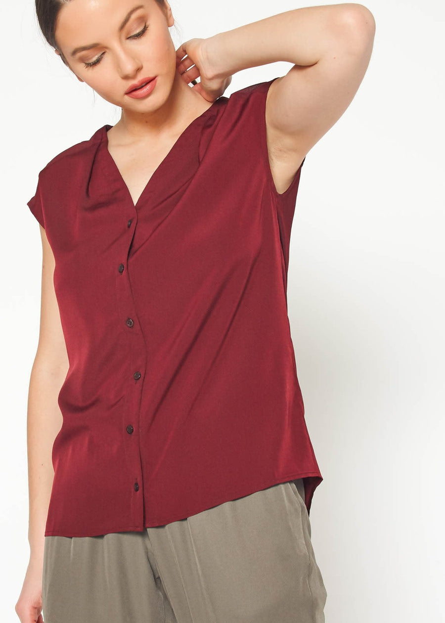 Women's Basic Sleeveless V Neck Button Top In Burgundy - shopatkonus